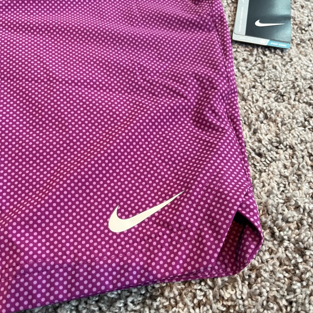 NWT Nike Golf Women’s Shorts- size 8- purple - Picture 4 of 7